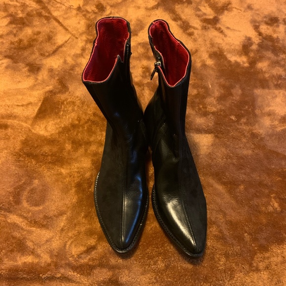 frye heartbreaker inside zip